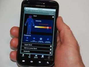 Worker using OHCOW's PainPoint app